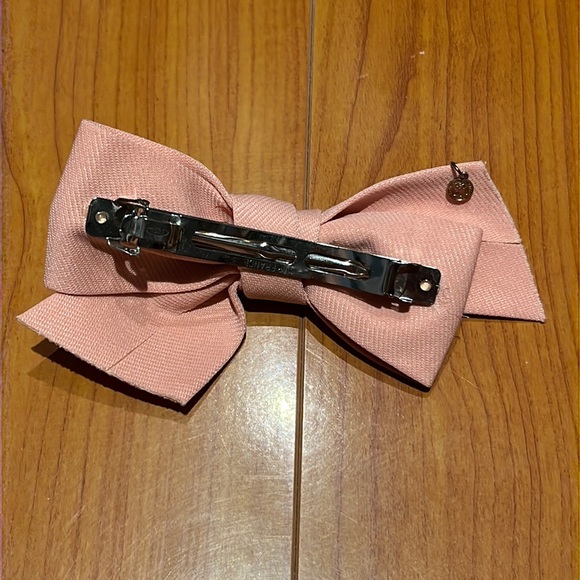 $10/2 BOGO Pink bow clip - Picture 2 of 3